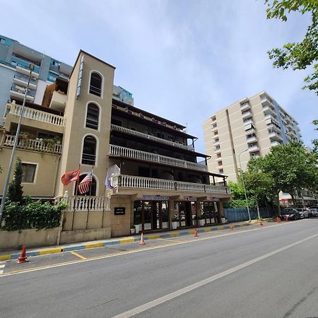 Hotel Martini Vlore Bagian luar foto