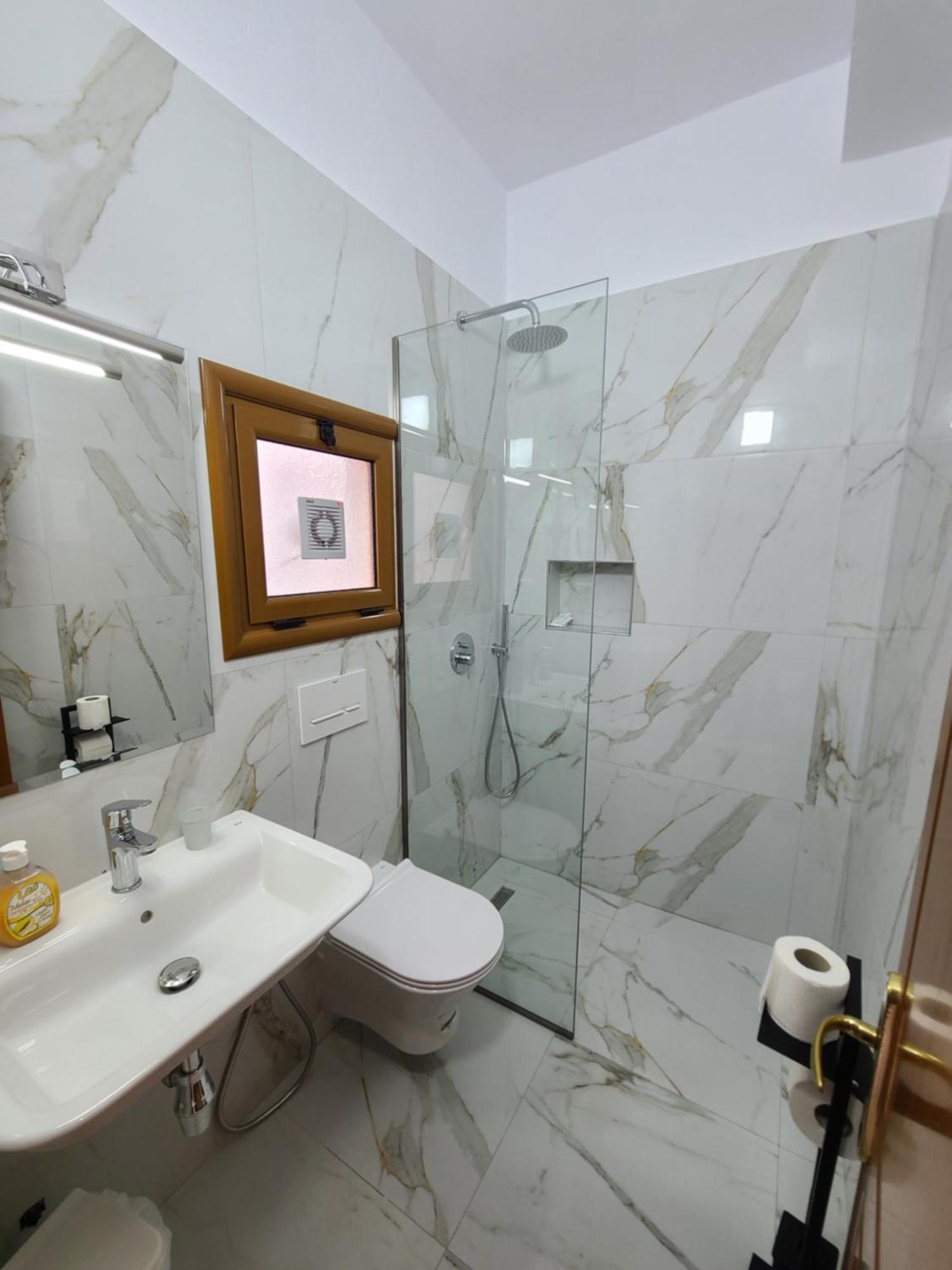 Hotel Martini Vlore Ruang foto
