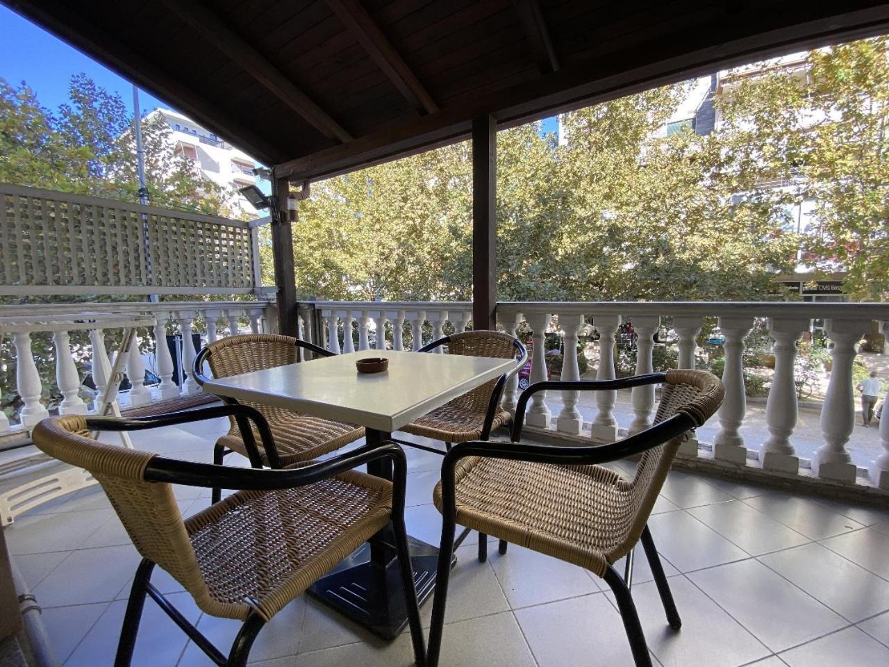 Hotel Martini Vlore Bagian luar foto