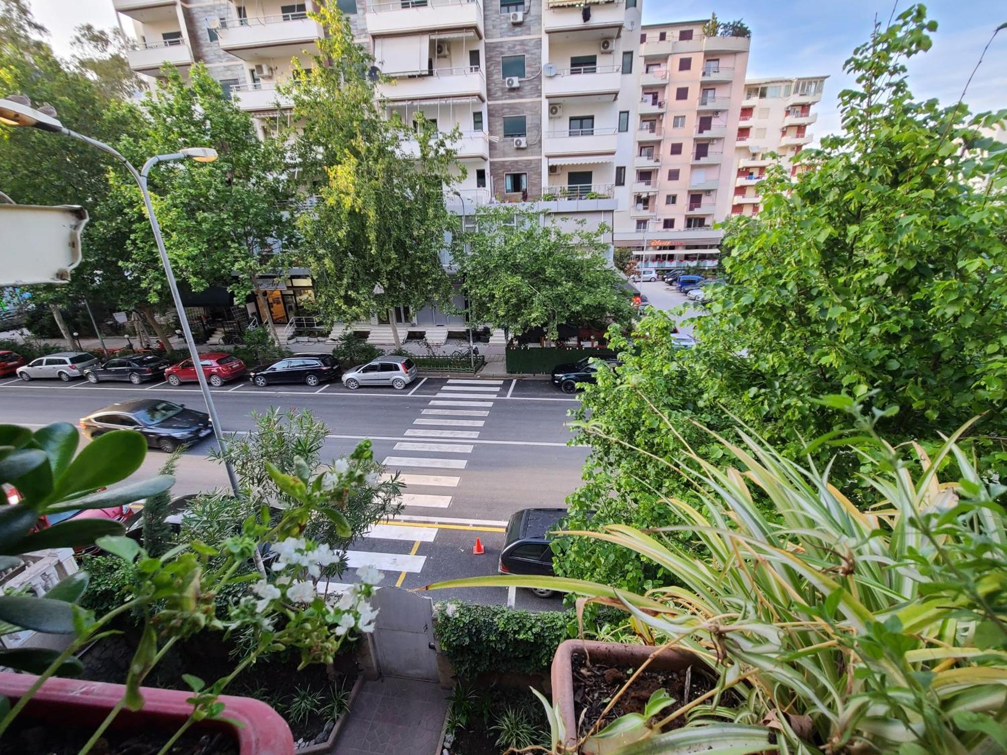 Hotel Martini Vlore Bagian luar foto