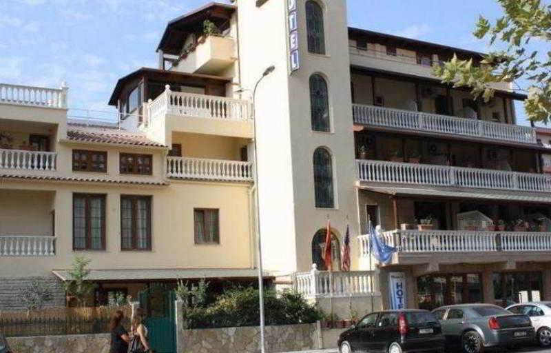 Hotel Martini Vlore Bagian luar foto