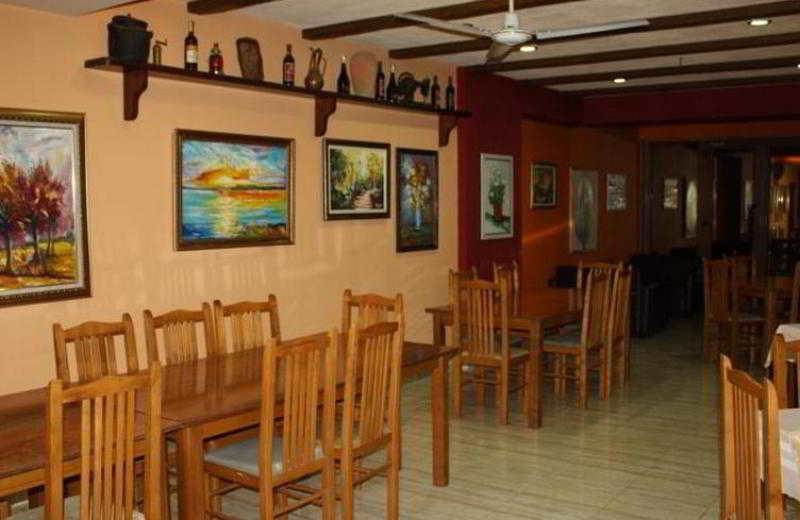 Hotel Martini Vlore Bagian luar foto
