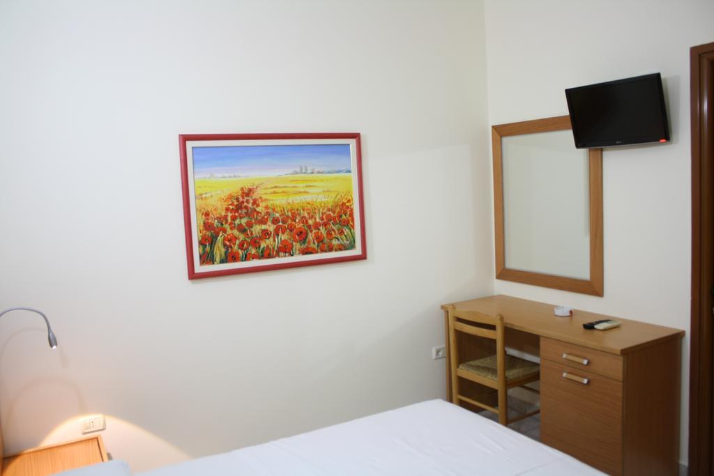 Hotel Martini Vlore Ruang foto